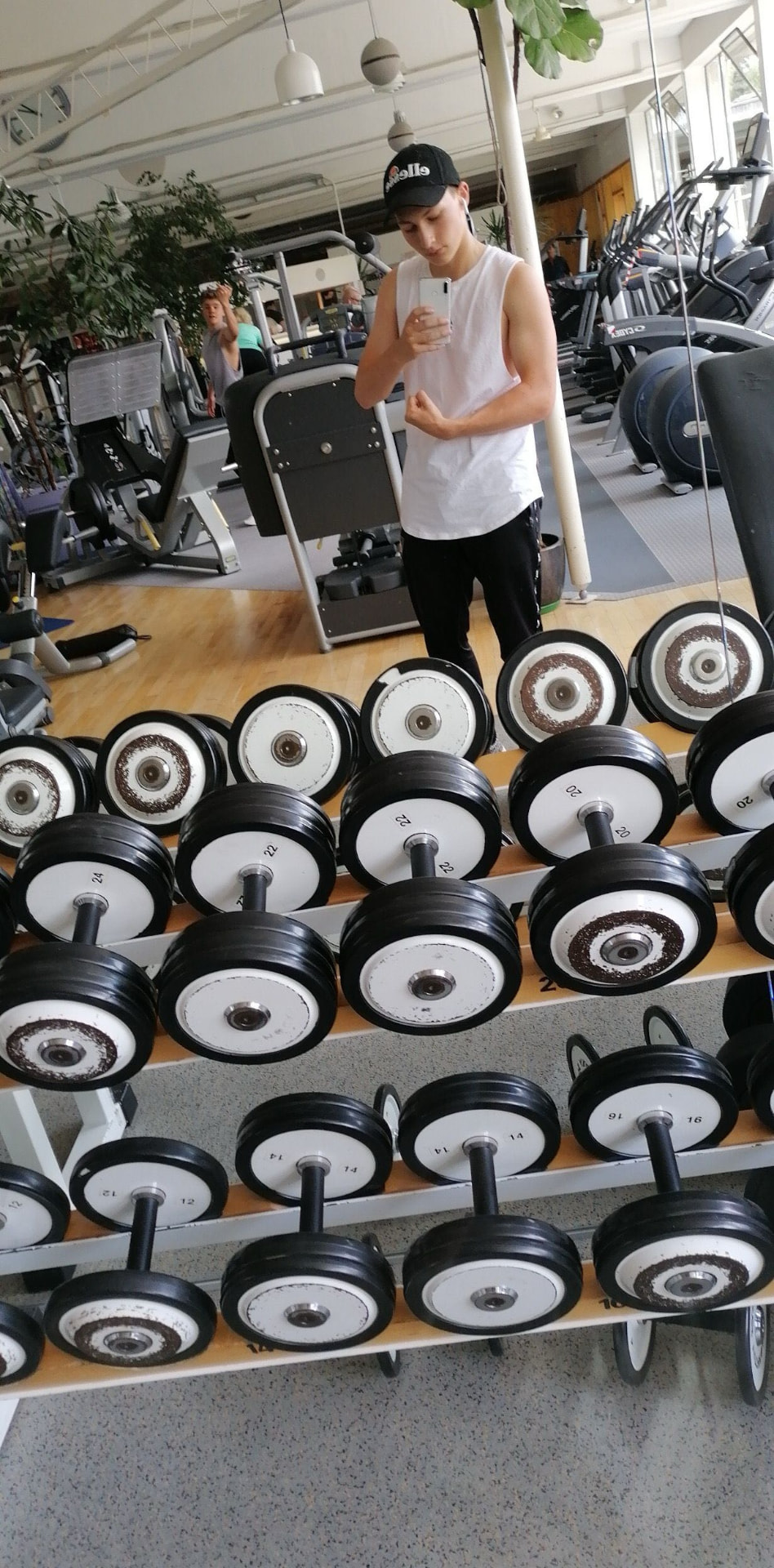 Jeremia Rall im Fitnessstudio